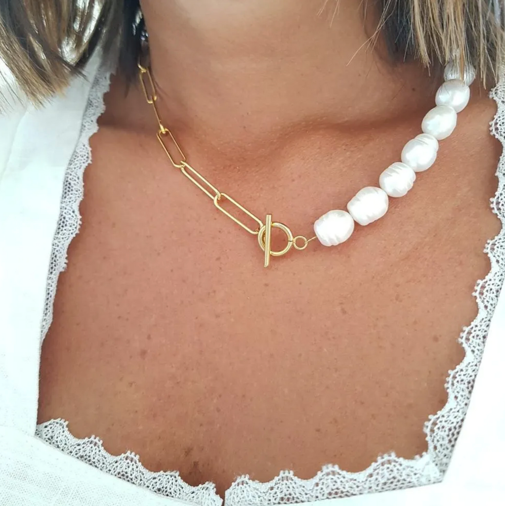 Freshwater Pearls White Necklace Golden Chain Toggle Charlene XL