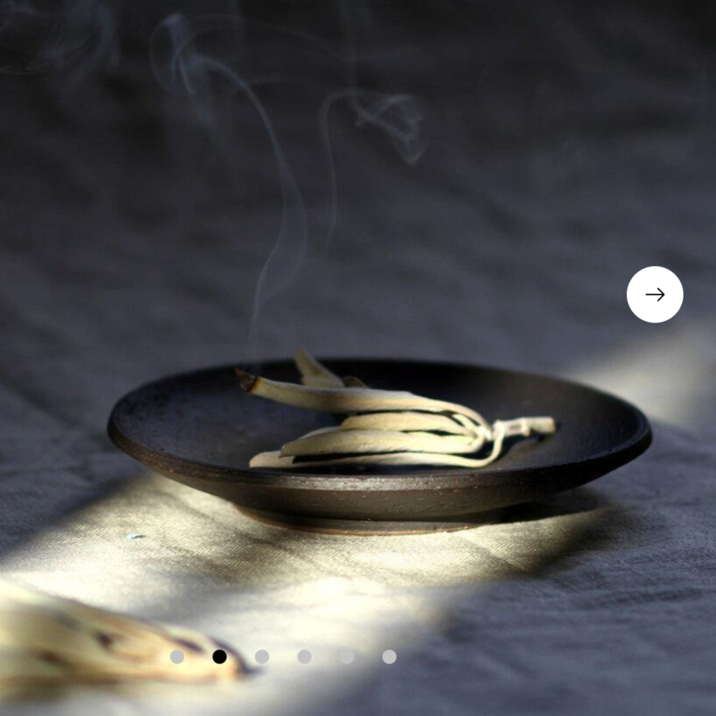 Gift Set Black Stoneware Japanese Incense Holder Smudging Dish & Palo Santo Black Copal Sticks