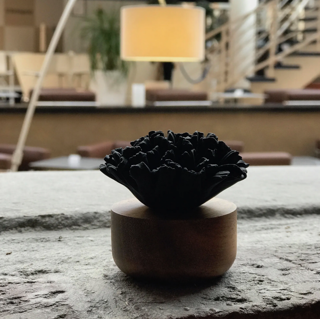 Oil Diffuser Ceramic Handmade Aromatherapy Home Decor Black Japanese Carnation