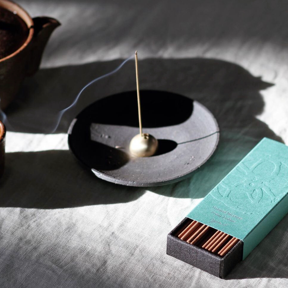 Black Stoneware Japanese Incense & Smudging Dish with Brass Burner Stick Holder 3 Holes